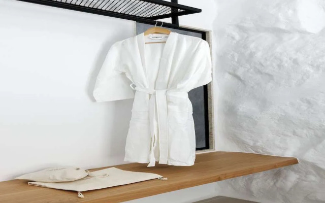 White Art Suites