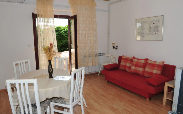 Apartment Marija - with pool : A1 Supetar, Island Brac