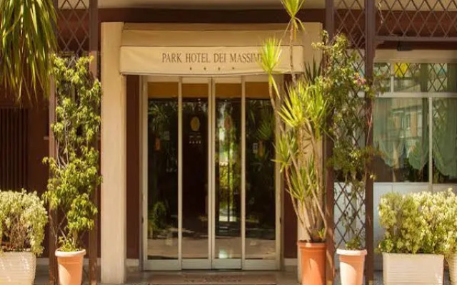 Massimi City Garden Hotel