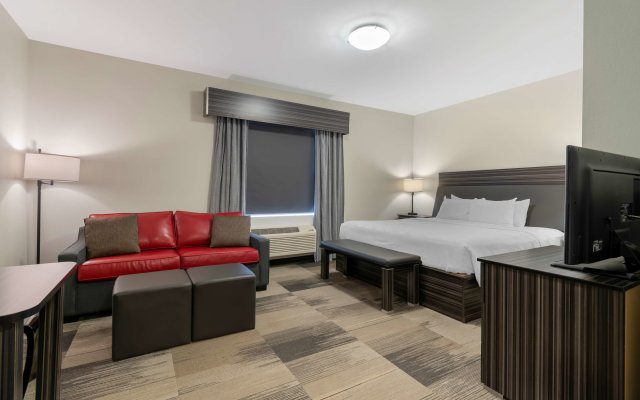 Best Western Plus Airport Inn & Suites