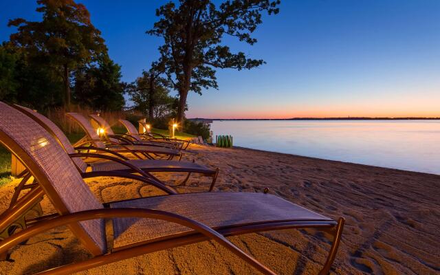 Best Western Premier The Lodge on Lake Detroit