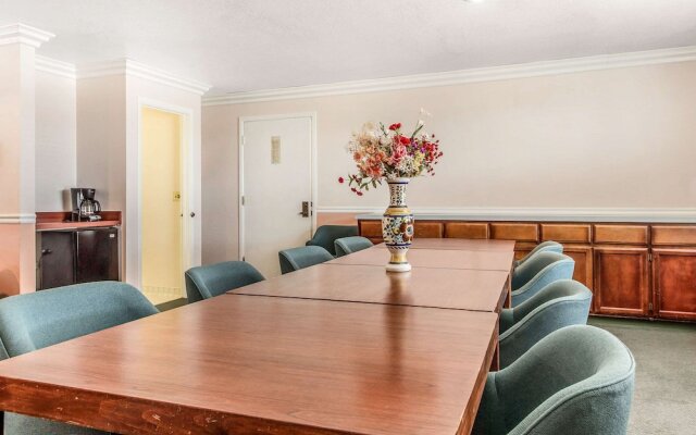 Econo Lodge Castro Valley