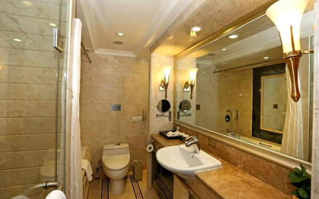 Grand Palace Hotel