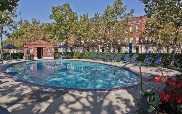 Bridgestreet at Easton Commons
