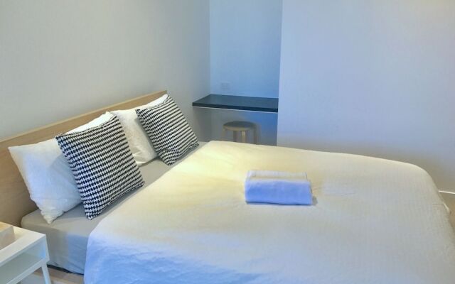 Fawkner Apartment 1B1B