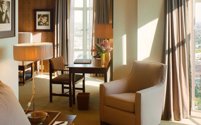 Sunset Tower Hotel