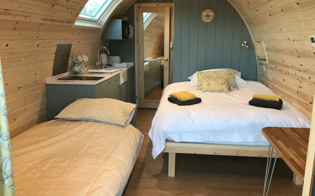 Orchard Glamping -willow Pod