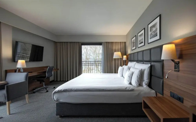 Heron Live Hotel