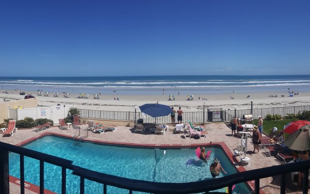 Beachside Hotel