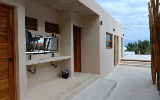 Hotel y Eco-Cabañas Azul María Bacalar