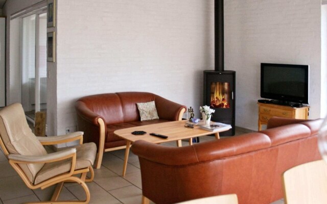 6 Person Holiday Home in Thyholm
