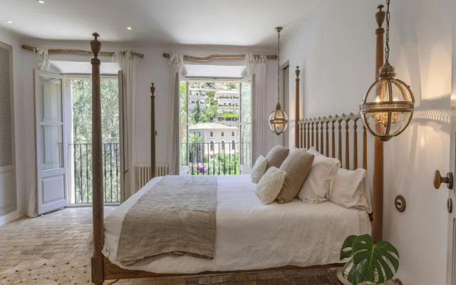 Stylish Holiday Home With Deia Views