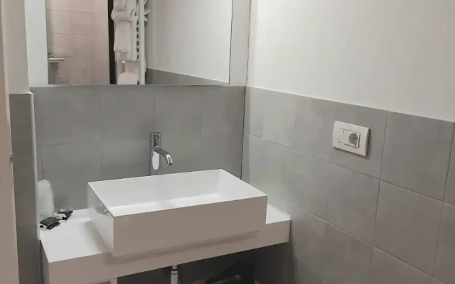 Venice Terminal Apartments & Suites