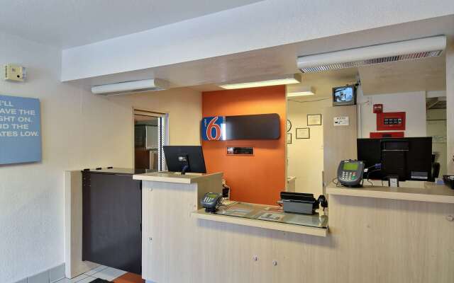 Motel 6 San Marcos, TX