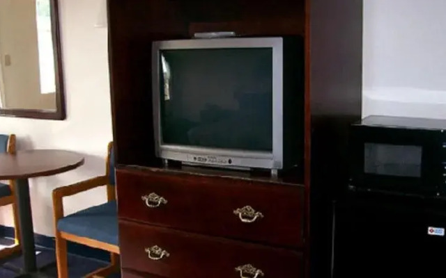 American Inn and Suites White Hall