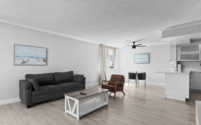Bay Harbor Sunset Apt 5A