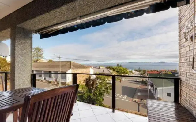 Sea View 18