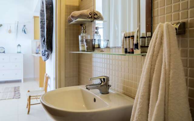 Phaedrus Living: Seaside Luxury Villa Anafi