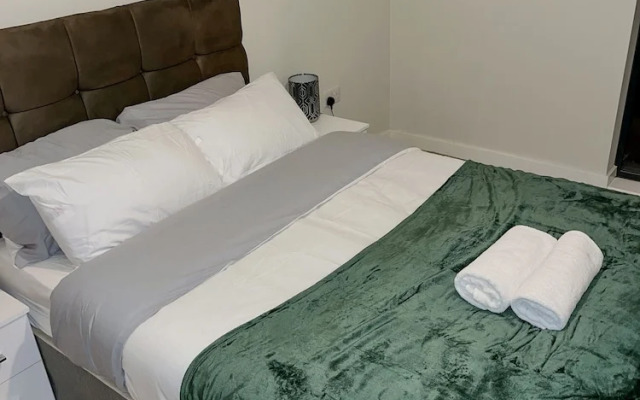Stunning 2-bed Apartment in Salford