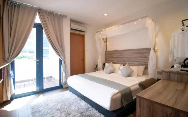 Victoria Hotel, a NuVe Group Collection