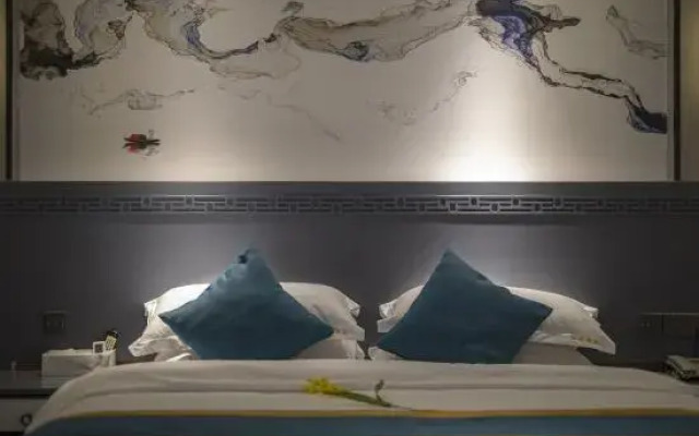 Beihai Bainian Hotel (Beihai Old Street)