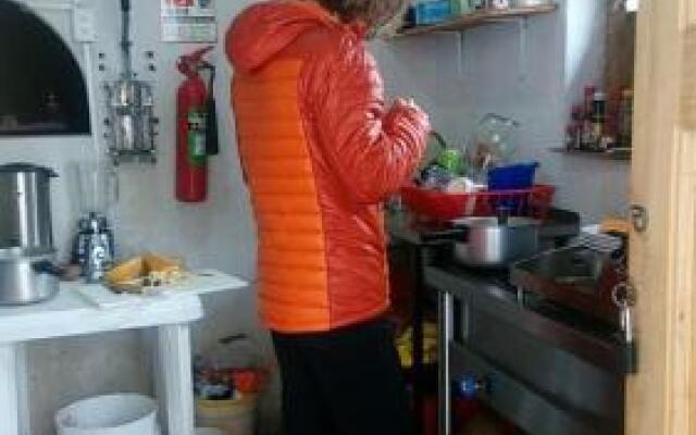 Old House backpackers B & B