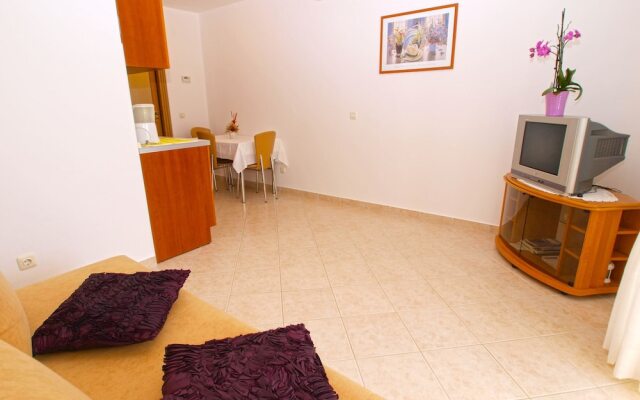 Apartment 1005