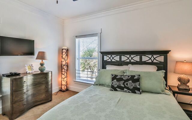 Las Olas by RedAwning