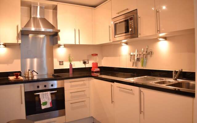 1 Bedroom Flat in Shoreditch With Private Patio