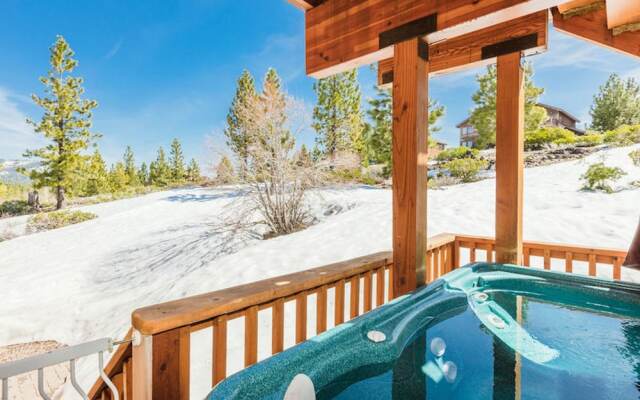 Pinnacle Vista by Tahoe Mountain Properties