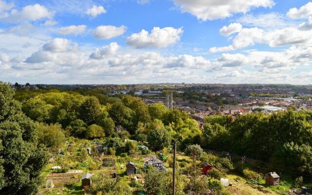 1 Bedroom Flat With Views of Bristol