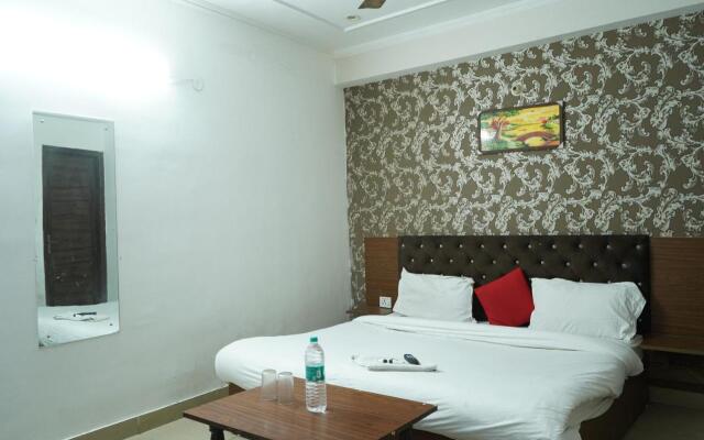 OYO 37169 Hotel Quadis
