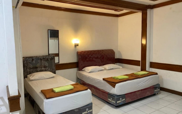 RedDoorz @ Hotel Ermashita Jayapura