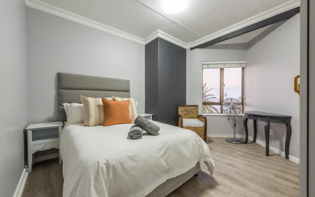 Beacon Wharf , George Hay 6 Seafront Accommodation