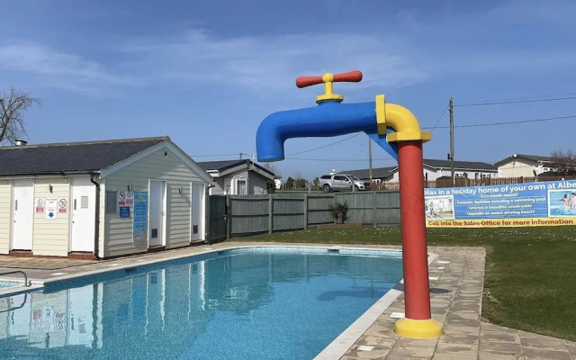 Escape Rio1 Caravan Seasalter Beach Outdoor Pool