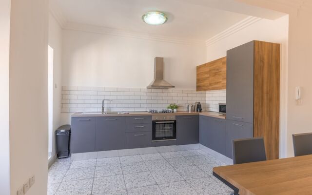 Harbour View Spacious 2BR Apartment