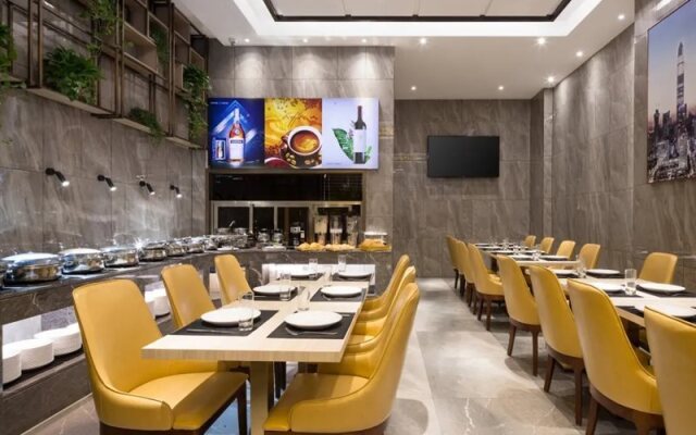Naive S Hotel