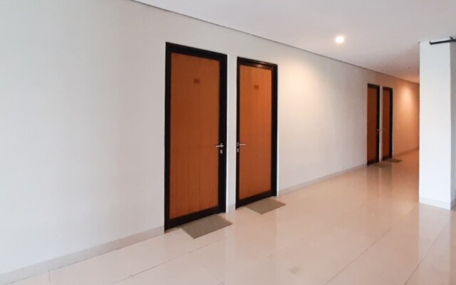 RedDoorz Plus @ Bitung City Center