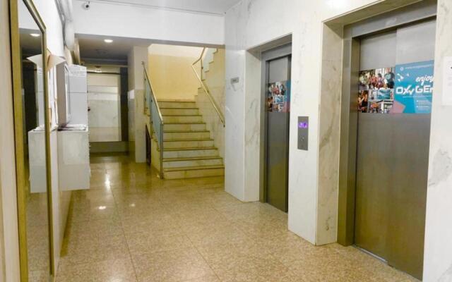 Central 2 bedrooms apartment near Palas Mall