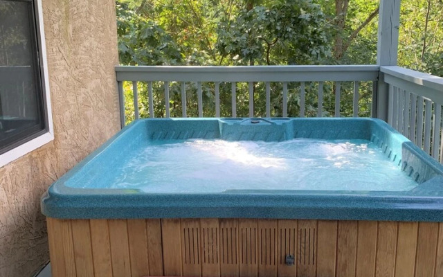 Amazing Sunsets 3 Bedroom Home by RedAwning