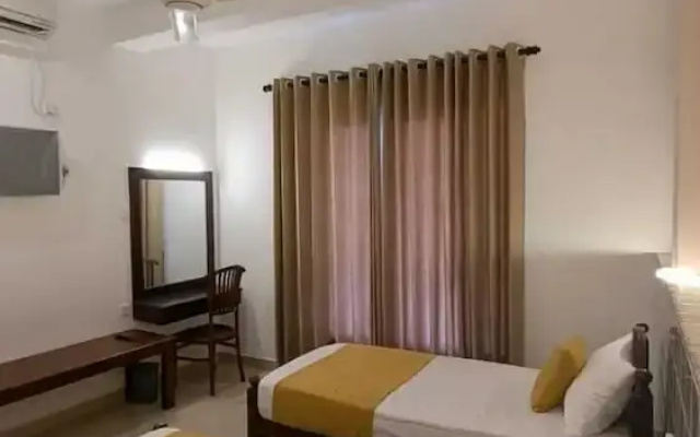 Reluxmee Hotel Anuradapura
