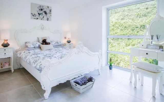 Waters Edge - 2 Bedroom Apartment - Tenby