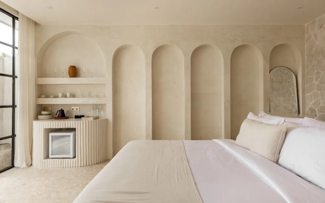 Luxe & Unique Honeymoon Bocami Suites- 2 by Azure