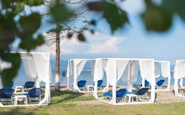 Sandy Beach Complex