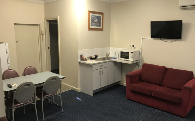 Orange Motor Lodge