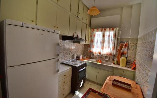 Classy 2 bedroom apartment under Acropolis at Thisseio