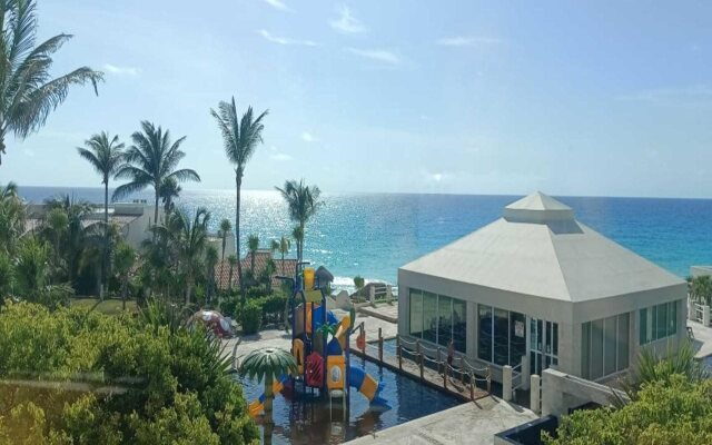 Solymar Cancun Beach Resort