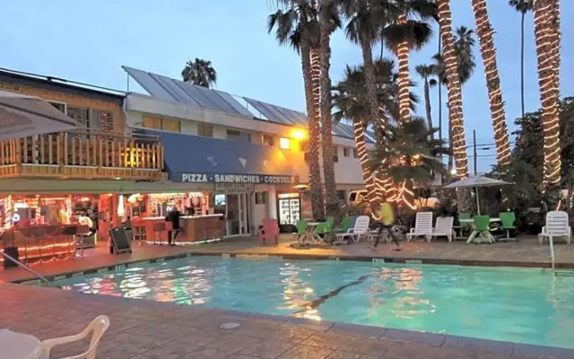 Tradewinds All Suite Hotel