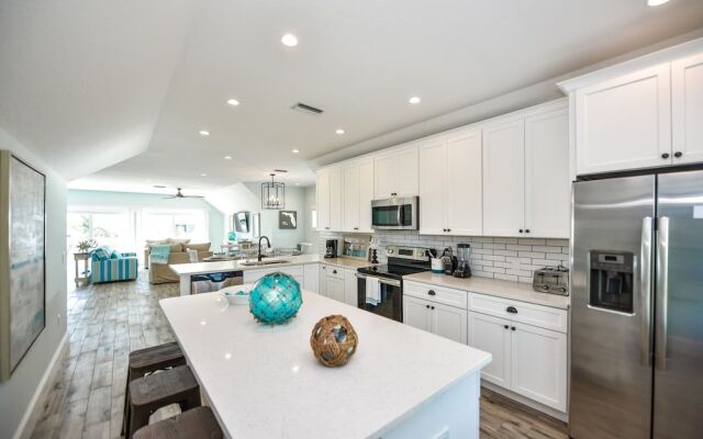 Aloft on Canal by SKLRP