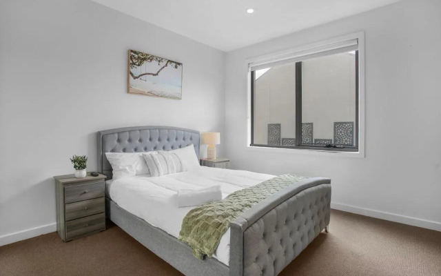 Mornington Esplanade Beachfront & SPA by Rss